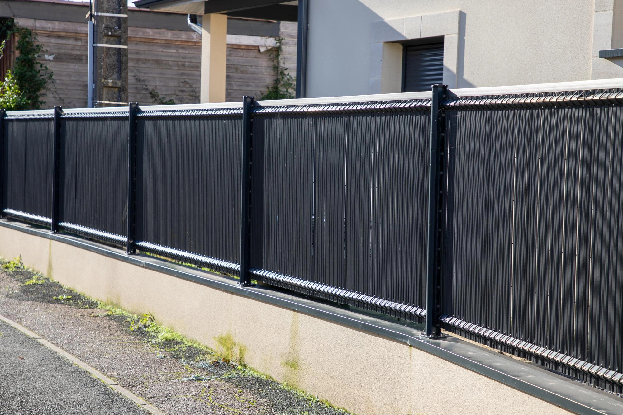 Metal fencing service